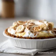 Classic Banana Cream Pie: Buttery Crust & Vanilla Peaks