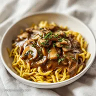 Jagerspatzle German Dumplings for 4 Servings: Creamy Gravy