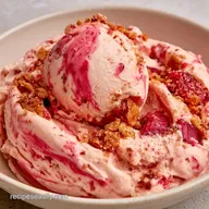 Rhubarb Crumble Ice Cream Make-Ahead