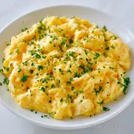 Soft Scrambled Eggs in 8 Minutes