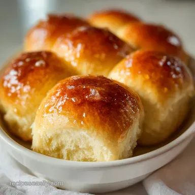 Easy Dinner Yeast Rolls: Golden